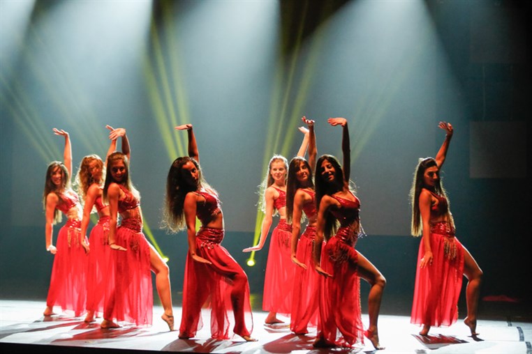 Tribe Dance Hold Your Dream 